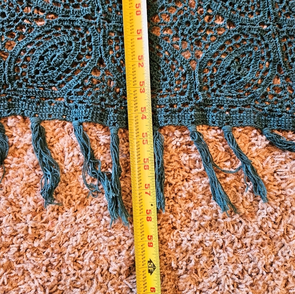 Vintage Dark Green Crocheted Throw Blanket With Tassels 54x48 in - Picture 3 of 6